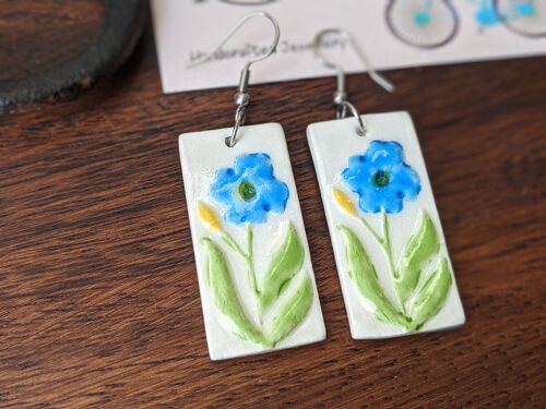Blue flower earrings, summer clay earrings, elegant floral earrings