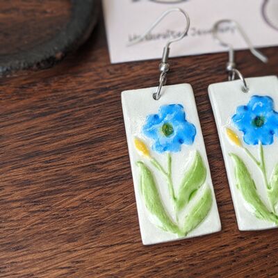 Orecchini a fiore blu, orecchini estivi in argilla, eleganti orecchini floreali