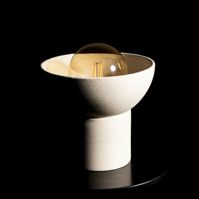 Lampe de table/de chevet artisanale moderne en céramique blanche 24x24 cm