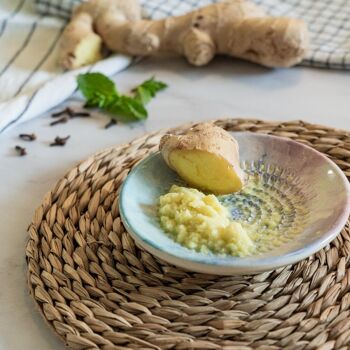 Assiette en céramique NEBULOSA pour râper légumes, fromage et noix 1