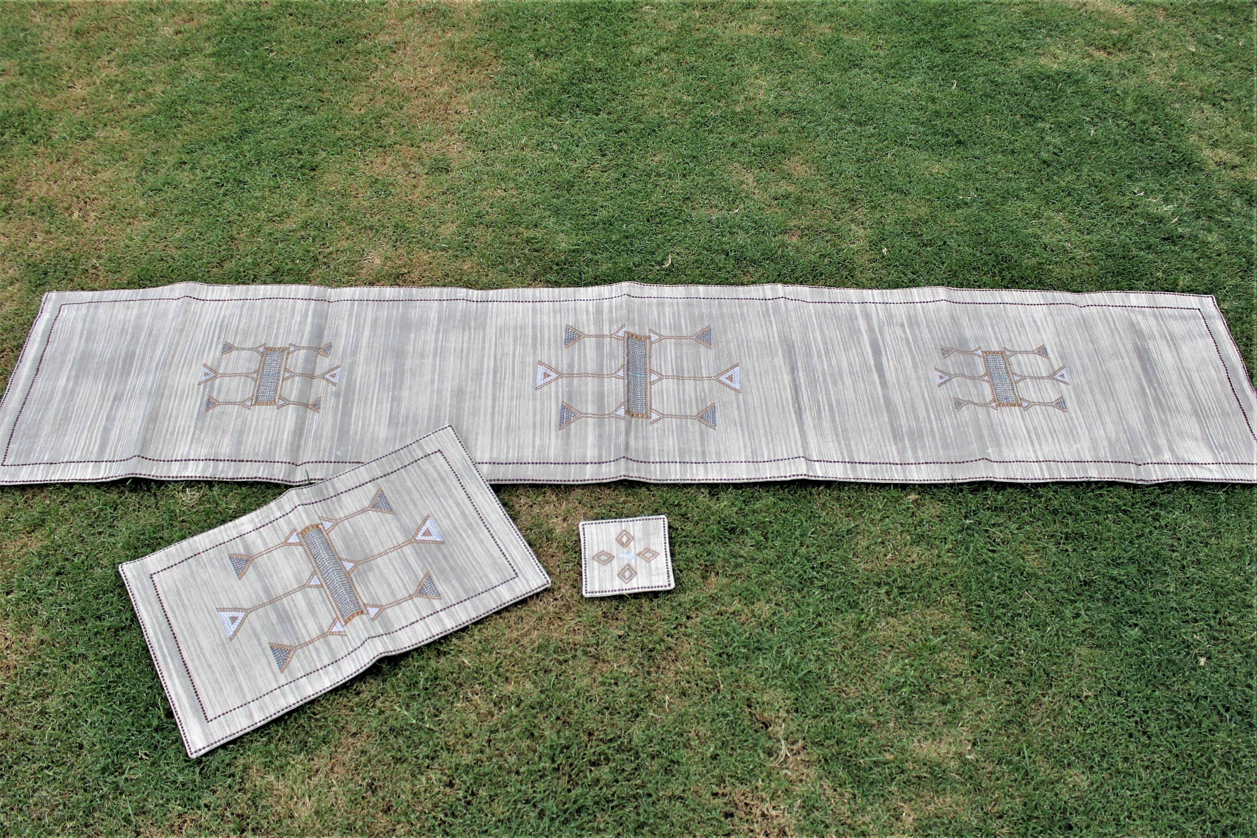 PREORDINE- Runner da tavolo in cotone fatto a mano grigio