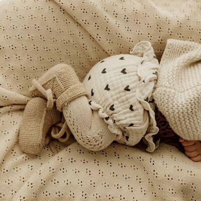 Cubrepañal bebé en gasa de algodón con volantes y pequeños corazones