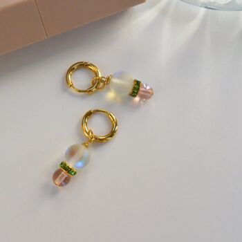 Boucles d'oreilles créoles dorées avec pendentif cristal, Bijoux plaqué or pour elle 2