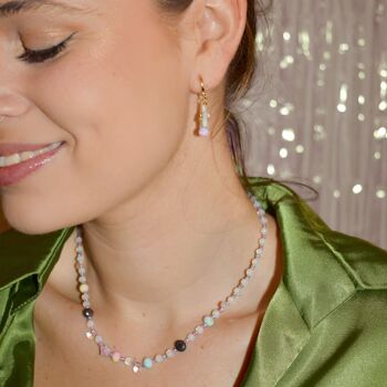 Collier ras de cou en perles d'opale daity, bijoux nuances blanches 3