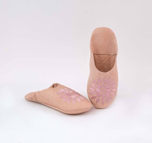 Hand embroidered Unisex  Moroccan slipper babouche Pink