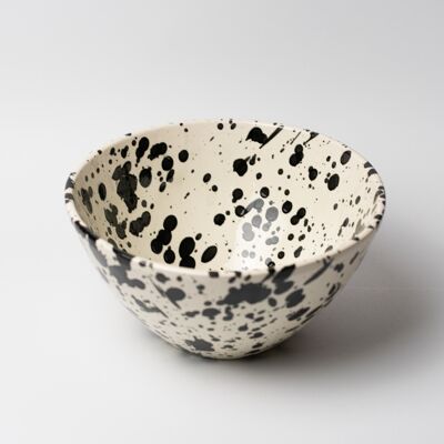 Modern and elegant ceramic salad bowl Ø21cm 1.5l / White and black GALAXY