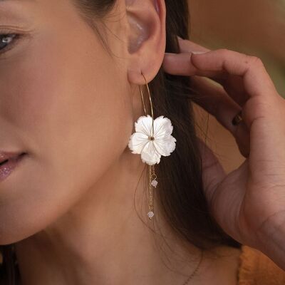 Sanaa hoop earrings - pearly flower and cut crystals
