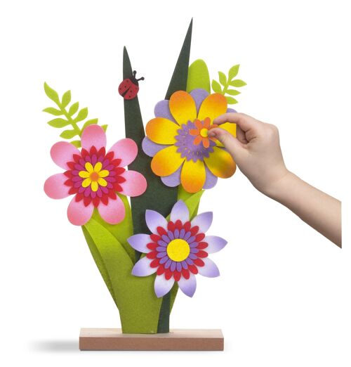 Felt & Wood Craft - Make A Bunch of flowers