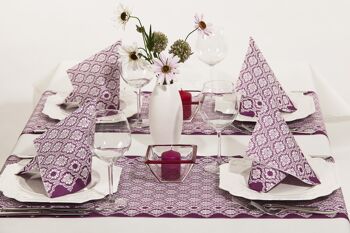Chemin de table Mandy en aubergine de Linclass® Airlaid 40 cm x 24 m, 1 pièce 3
