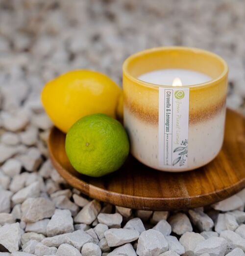 Citronella & Lemongrass candle with natural insect repellant