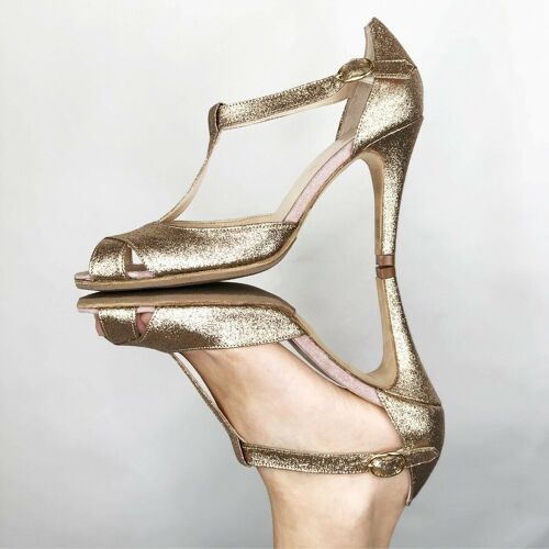 Salomé dorée en fines paillettes champagne.