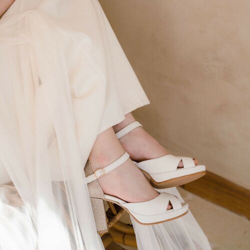 Sandale mariée blanche et dorée