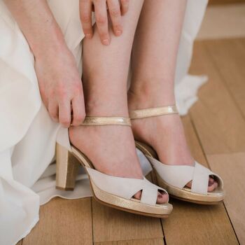 Sandale mariage blanche et dorée 1