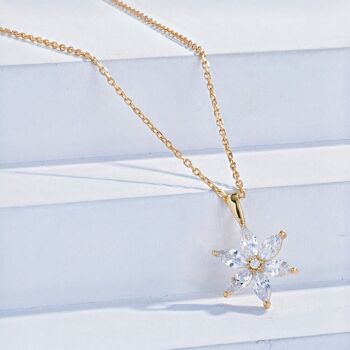 Collier pendentif marguerite fleur marquise pétale zircone or 18 carats sur argent sterling 3