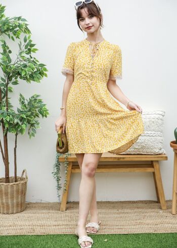 Robe à petites fleurs et bordure en crochet-Jaune 3