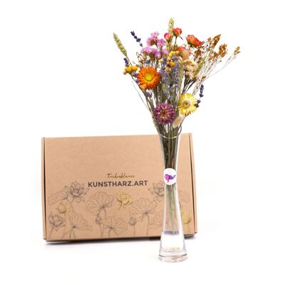 Bouquet de fleurs séchées dans une boîte cadeau