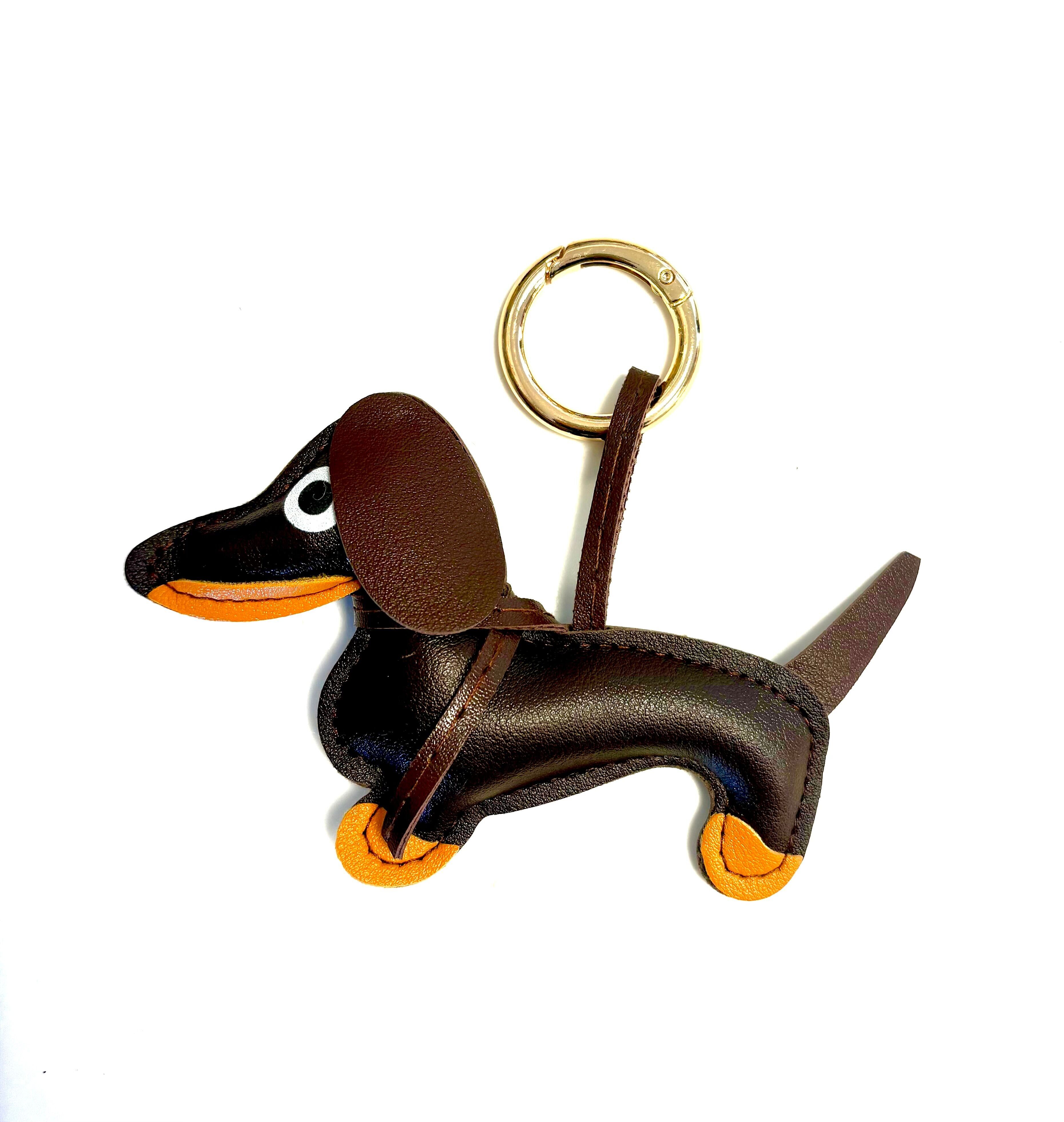 Keychain dog Dachshund dark brown / gold