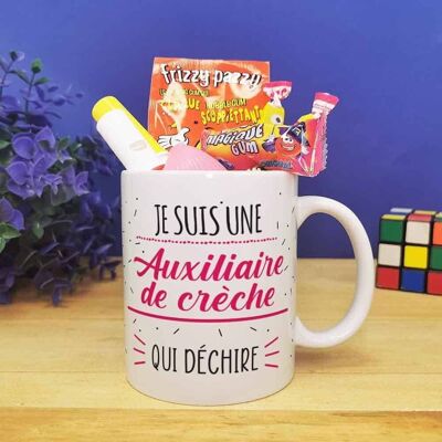 Mug bonbon années 80  "Je suis une auxiliaire de crèche qui déchire" - Cadeau pour l'auxiliaire de crèche