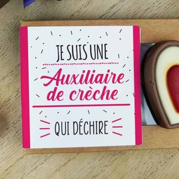 Cœurs au chocolat au lait rouge et blanc x4 "Je suis une auxiliaire de crèche qui déchire" 5