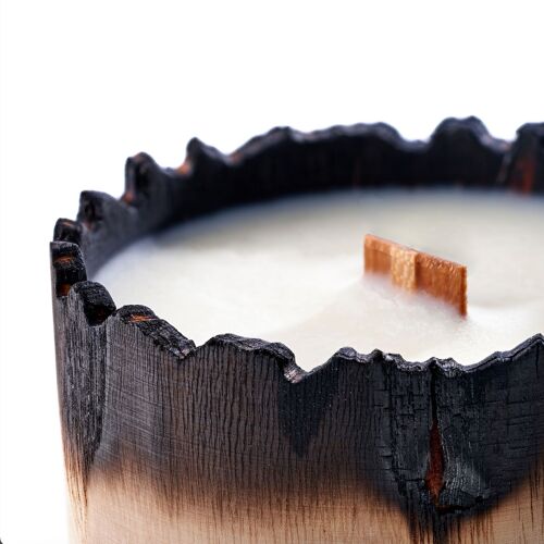 Tobacco wood scented Candle in a wooden hand-burnt container | 100% soy wax | nature inspired scents | crackling wick | handmade candle