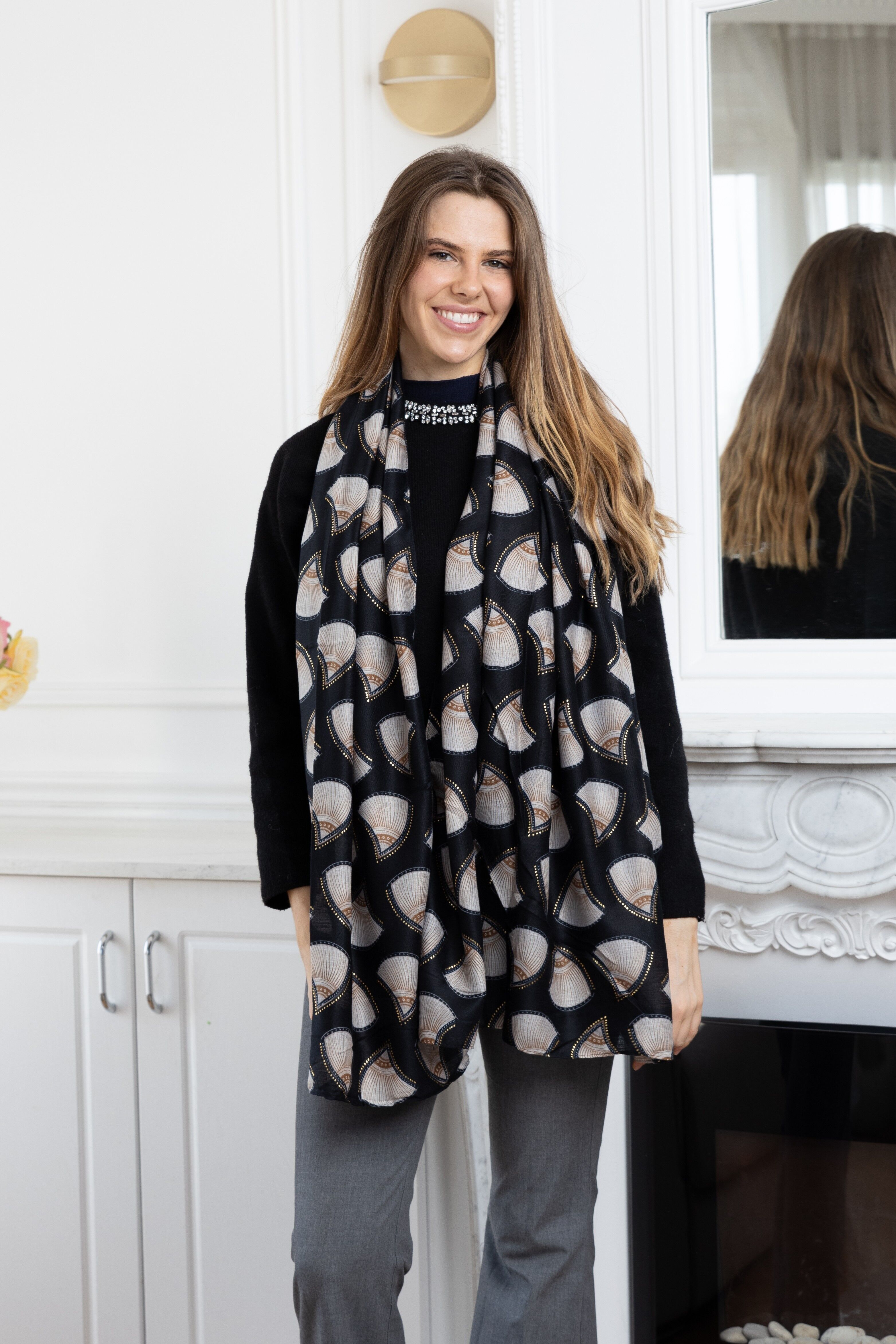 Schal mit Muschelmotiv HH-102