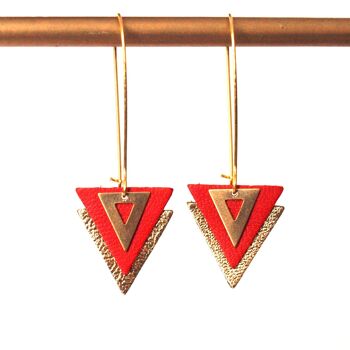 Boucles d'oreilles cuir rouge et or, triangles de cuir et laiton sur grandes dormeuses - bijou graphique géométrique - modèle PIAMA 5