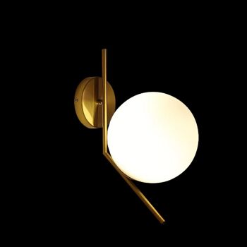 Applique murale Globe au design unique avec finition dorée 8