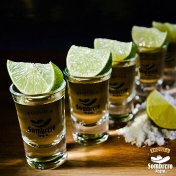 Tequila Reposado 100% agave - SOMBRERO 2