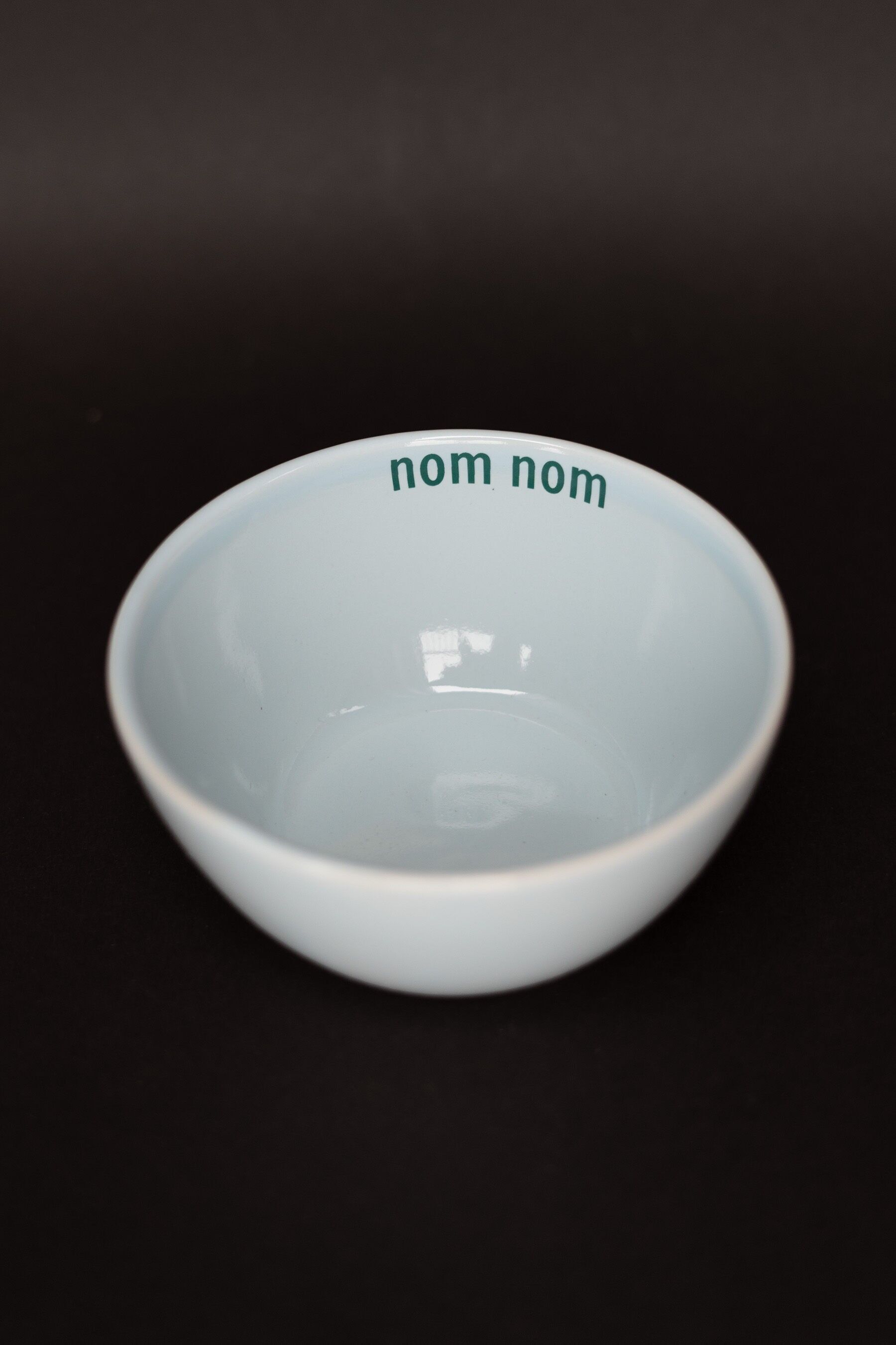 Ciotola Sisi, NOM NOM