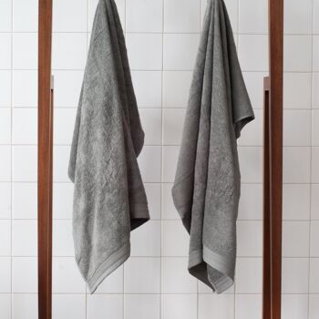 ESSUIE-MAINS CLASSIQUE - TAUPE - serviette de douche - 100 x 150 cm 2