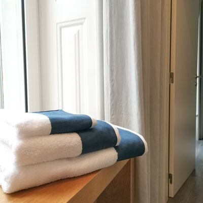 TOWEL WITH SOFT LINEN TRIM - STEEL BLUE - Towel - 50 x 100 cm