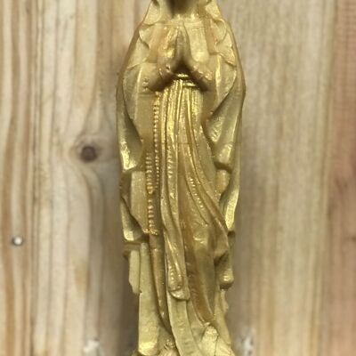 Madonna in pearlescent Papyrus color wax Gold