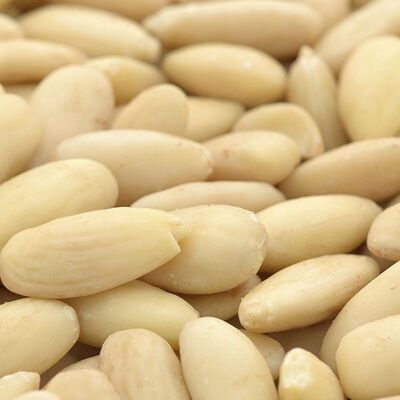 Sweet peeled almonds 34/36