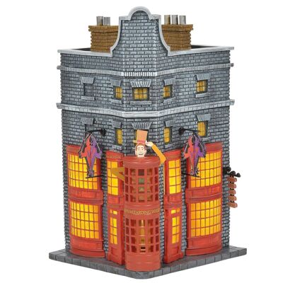Weasleys' Wizard Wheezes Illuminated Model Building- Harry Potter Village by D56