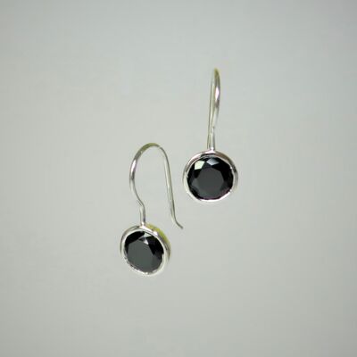 Earrings made of silver and black zirconia