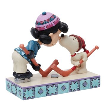 A Surprise Smooch (Figurine Snoopy et Lucy jouant au hockey) - Peanuts par Jim Shore 4