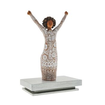 Figurine Courageous Joy par Willow Tree 3