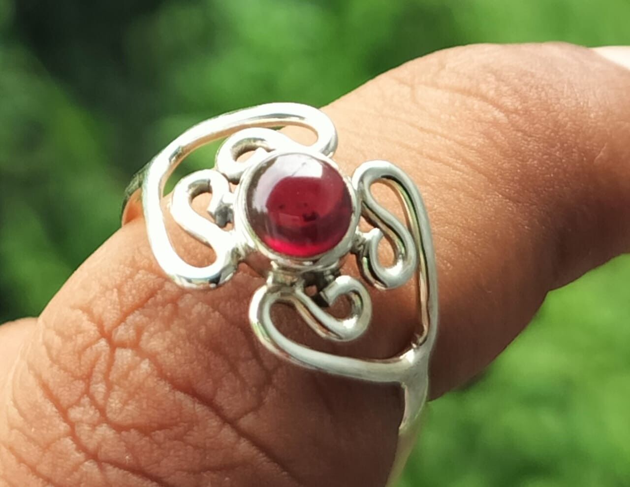 Anello classico fatto a mano in argento sterling 925 con granato naturale gennaio birthstone