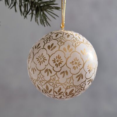2" Weihnachtskugel mit Muster in Weiß und Gold