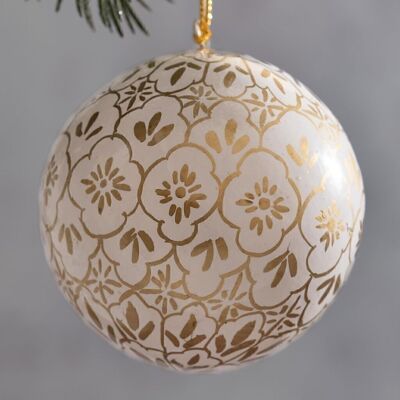 3" Weihnachtskugel mit weißem und goldenem Muster