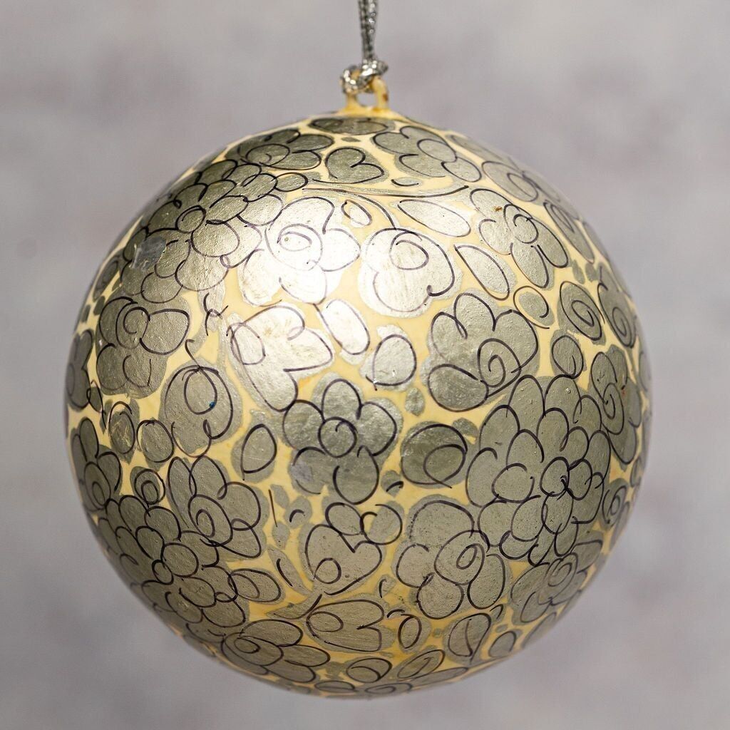 3" Silber & Weiß florale Weihnachtskugel