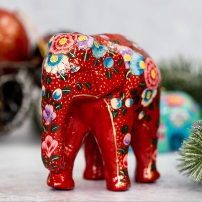 Ornement en papier mâché d'éléphant géant floral rouge indien