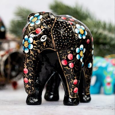 Ornement indien en papier mâché avec éléphant géant floral noir