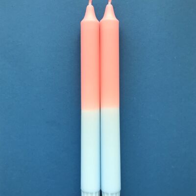 1 large dip dye candle in light blue*salmon