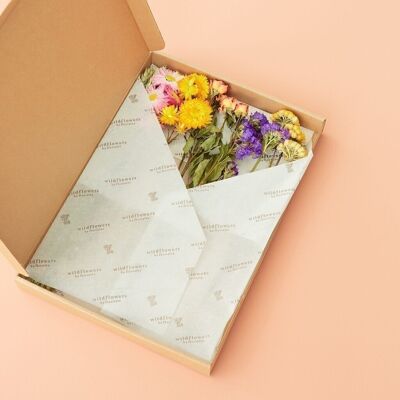 Geschenkbox zum Muttertag – Trockenblumen im Briefkasten – Mehrfarbig