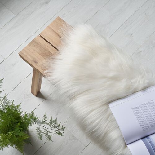 Linda - Natural White Icelandic Sheepskin