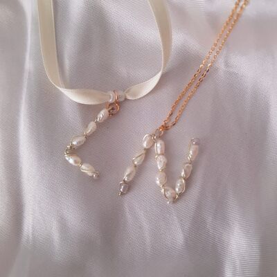 Collar de perlas con letra inicial - Handwired