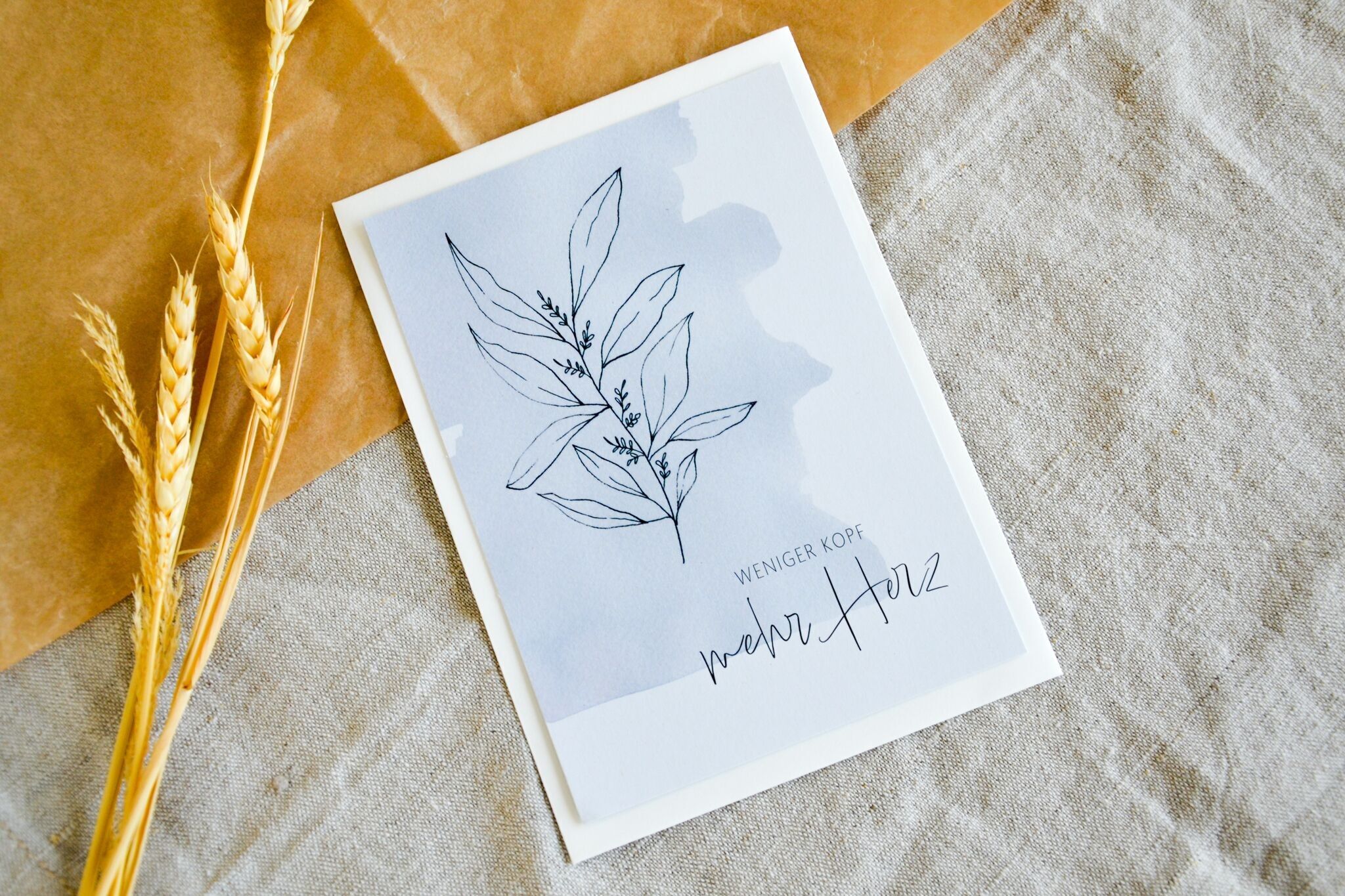 Postkarte „Weniger Kopf, mehr Herz“