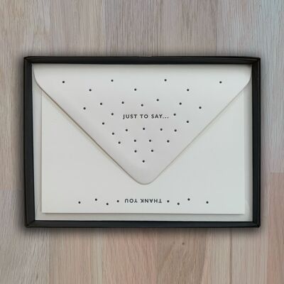 Set mit acht luxuriösen, im Buchdruckverfahren bedruckten Notizkarten mit „Dankeschön“-Punkten