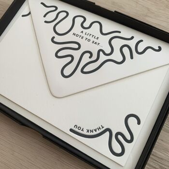 Ensemble de huit cartes de notes imprimées typographiques de luxe au design moderne 2